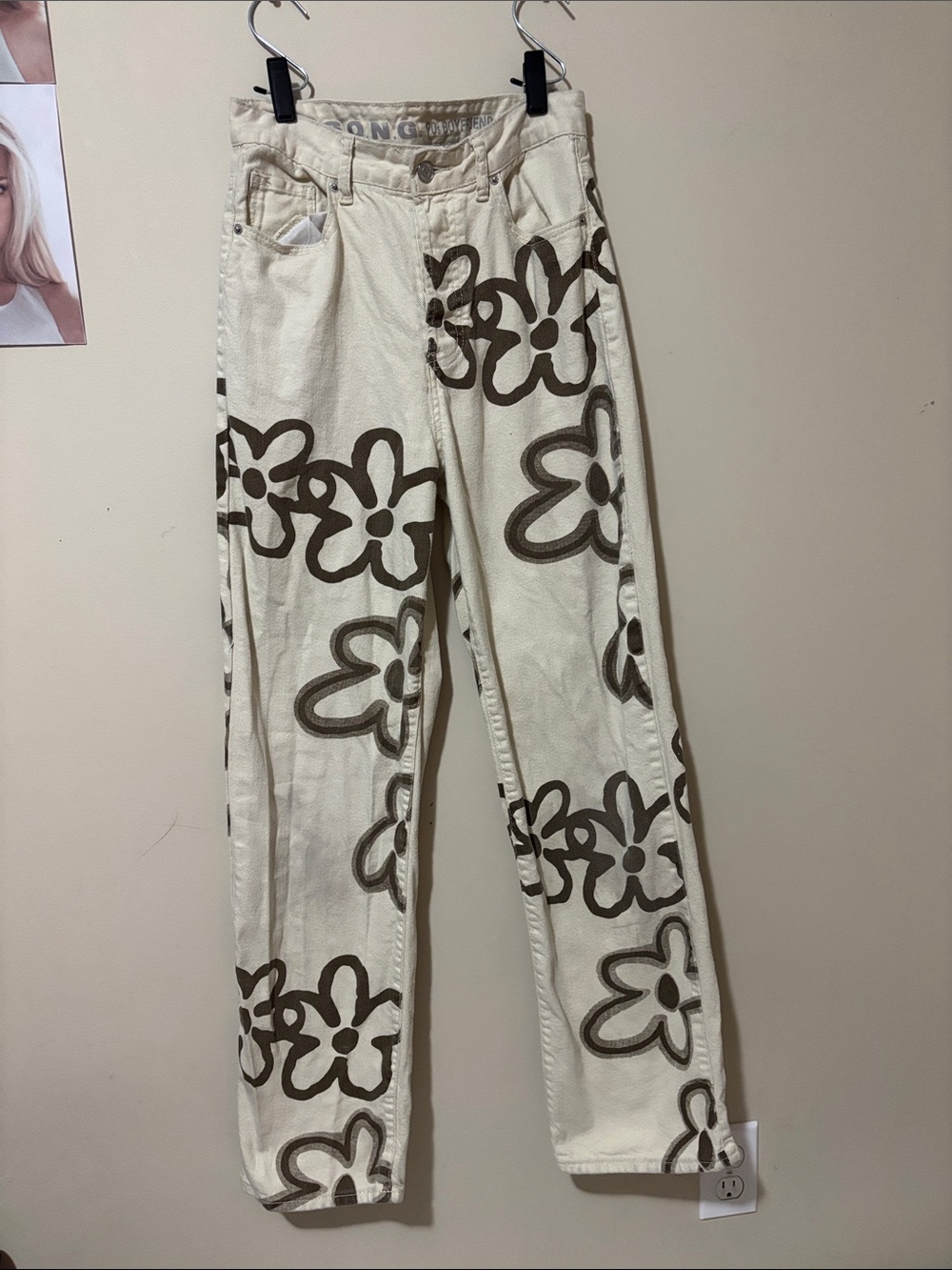 S.O.N.G. 90s Boyfriend Jeans Floral Print Cream Tan Size 5 / 27